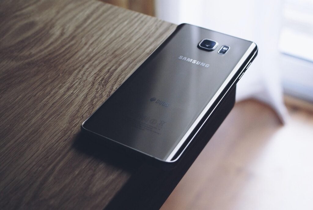 Samsung has spent decades refining how technology fits into everyday routines, not as isolated products but as a connected experience that moves naturally across devices, rooms, and moments. What stands out is not just the breadth of its portfolio, but the way phones, TVs, appliances, wearables, and software quietly sync into a single rhythm. For users who want fewer digital friction points and more continuity, Samsung positions itself as a brand focused on cohesion rather than complexity. This review looks at how its core services and ecosystem design support a seamless digital life without asking users to constantly adapt or relearn how things work.